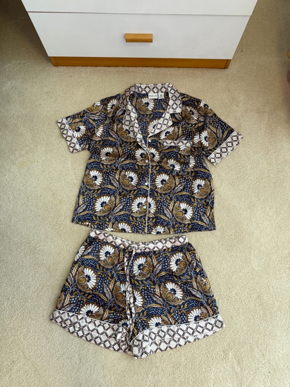 ❤️ Rachel Zoe Navy, White & Gold Floral Two-Piece Pajama Set